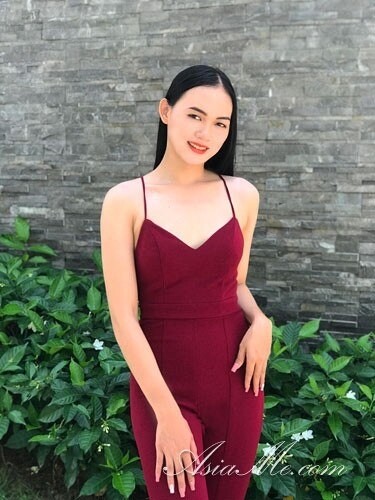 Ella, 22